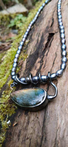 Tendril Leaf Sidewinder Pendant