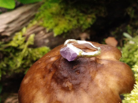 Rockface Raw Amethyst Ring