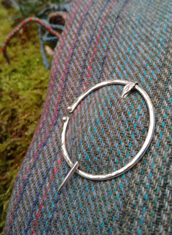 Tiny Leaf Penannular Pin