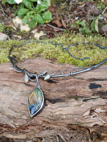 Labradorite Tendril Bud Leaf Necklace