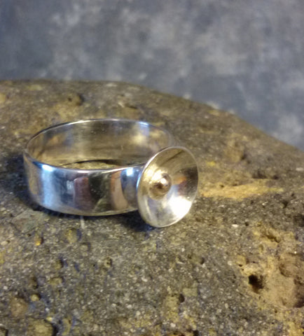 Thick Band With Gold Dot Cup