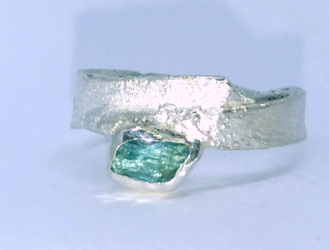 Rockface Overlap Apatite ring