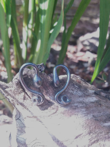 Wide Curl Tendril Studs