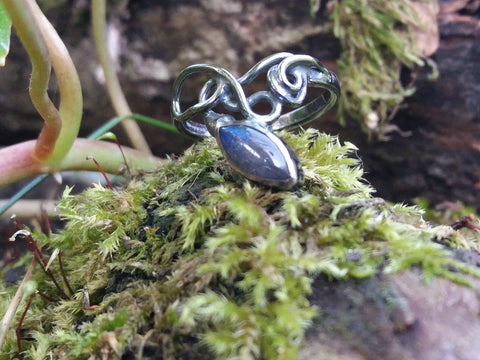Tendril Bud Ring with Labradorite
